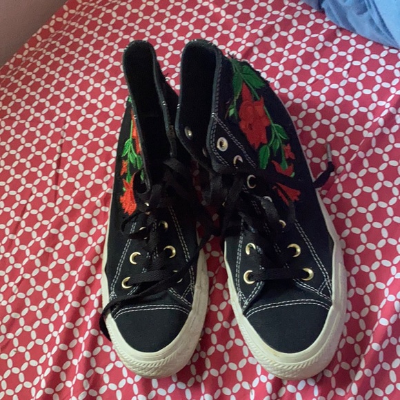 Converse Chuck Taylor All Star Embroidered Rose Flower Sneakers Shoes Rare - Picture 1 of 5